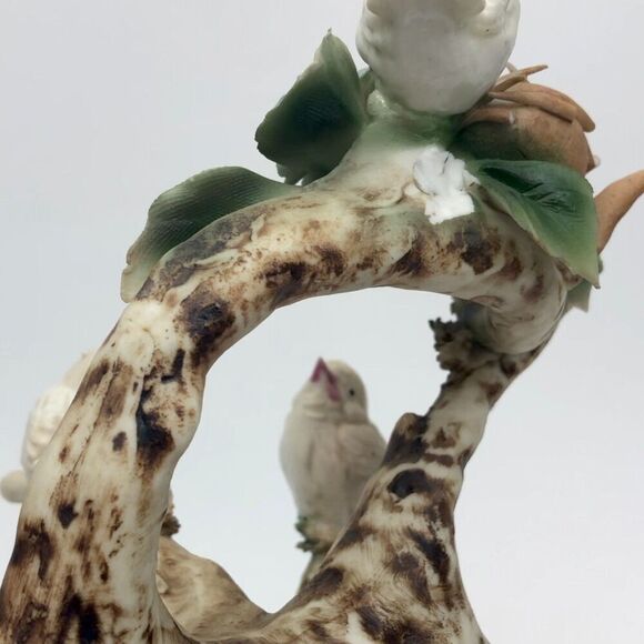 Capodimonte Italy Porcelain Mama Bird & Baby Birds Just Hatched Figurine 1980s - Picture 3 of 16